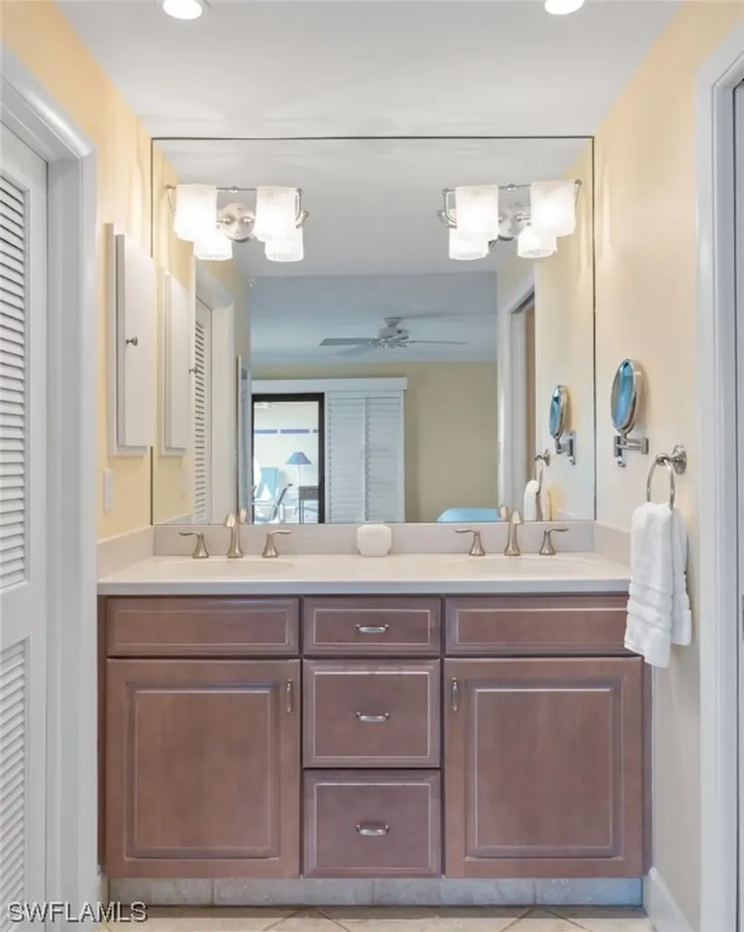 1605 Middle Gulf Drive Sanibel FL 33957