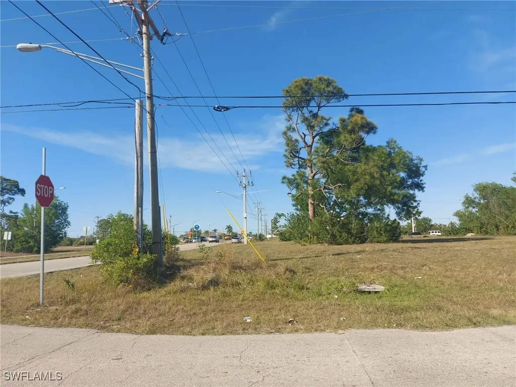 1527 NW 15th Terrace Cape Coral FL 33993