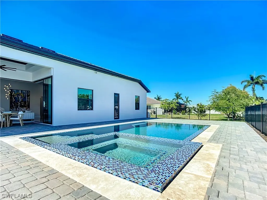 2527 Gleason Parkway Cape Coral FL 33914