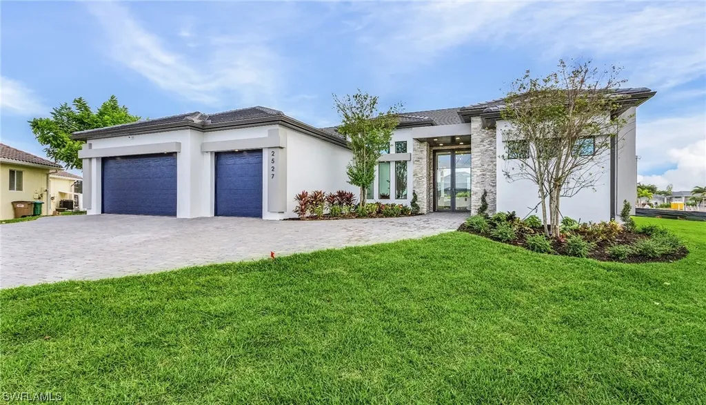 2527 Gleason Parkway Cape Coral FL 33914