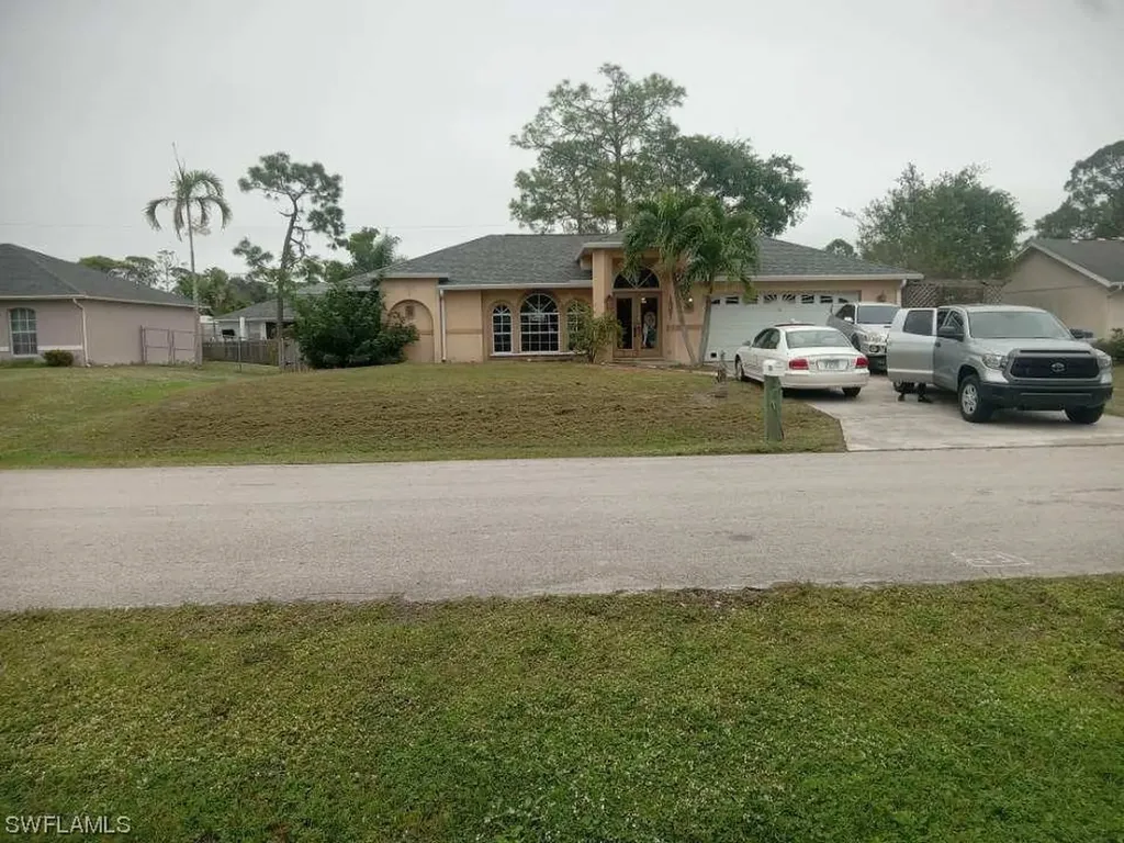 8213 Albatross Road Fort Myers FL 33967