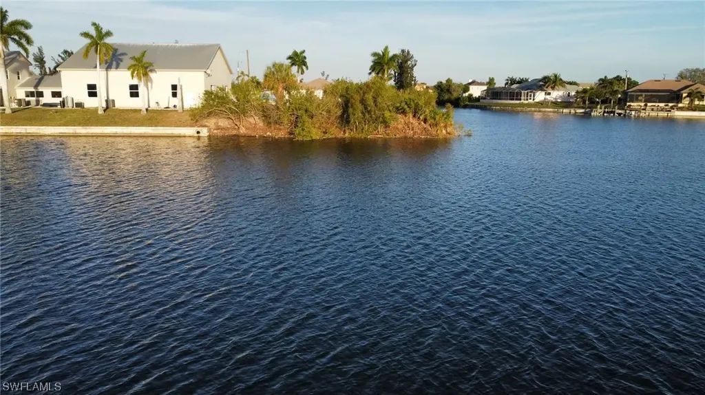 1800 NE 3rd Court Cape Coral FL 33909