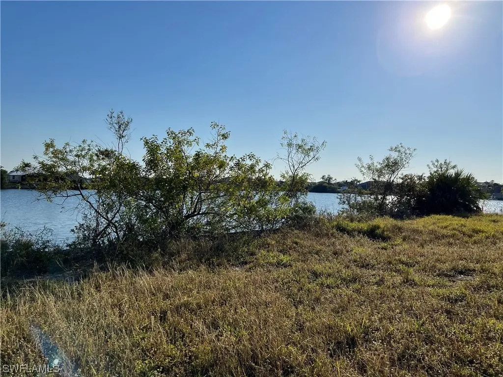 1800 NE 3rd Court Cape Coral FL 33909