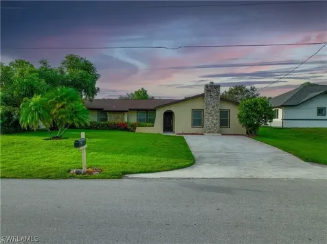 4827 17TH Avenue SW Naples FL 34116
