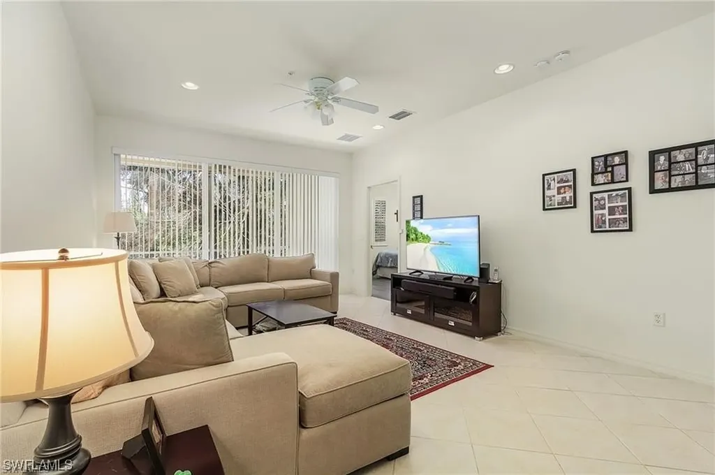 Fort Myers FL, 14543 Abaco Lakes Drive, Unit 102