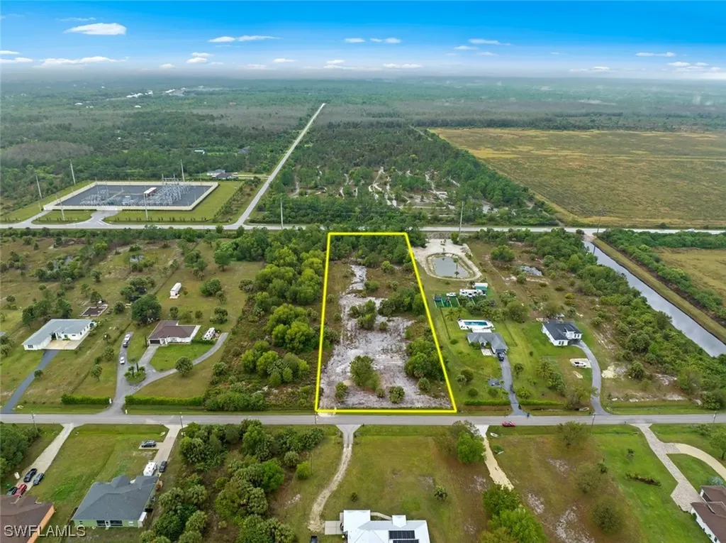 Naples FL, 4865 8TH Street NE