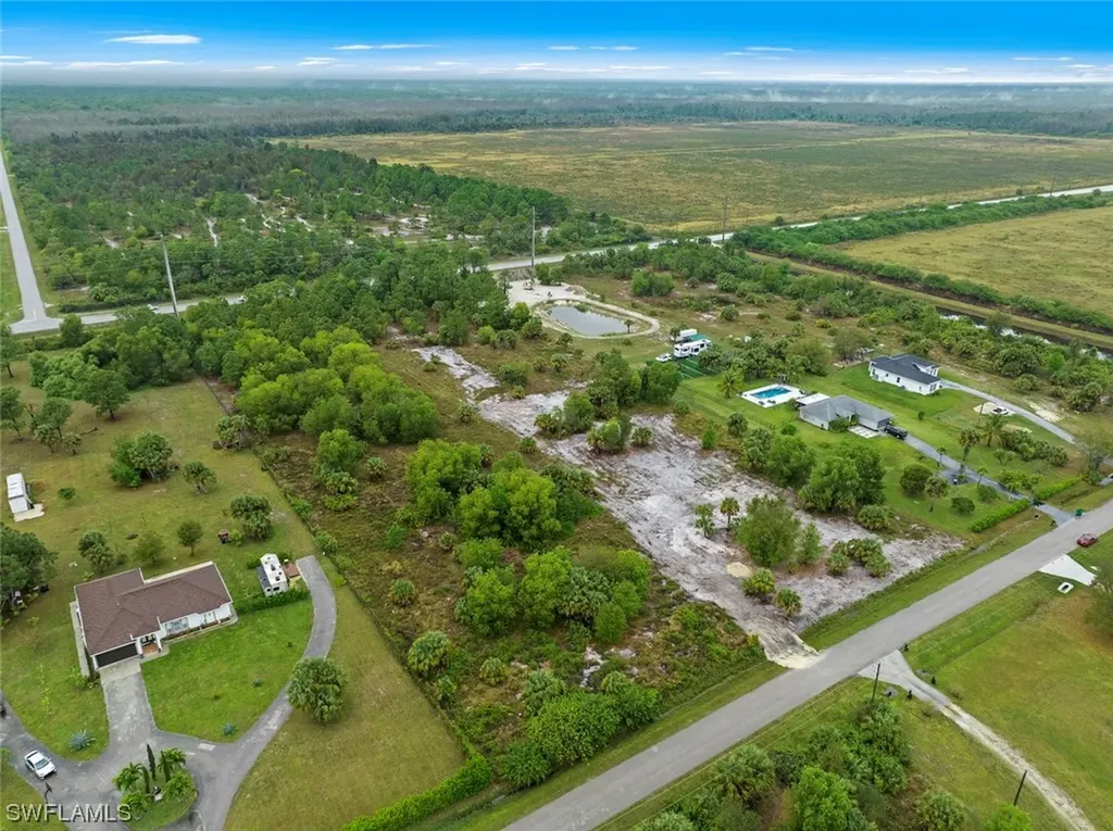 4865 8th Street NE Naples FL 34120