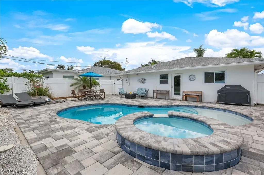 791 94th Avenue N Naples FL 34108