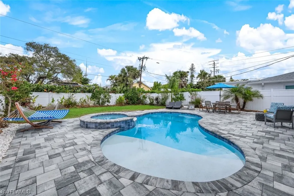 791 94th Avenue N Naples FL 34108