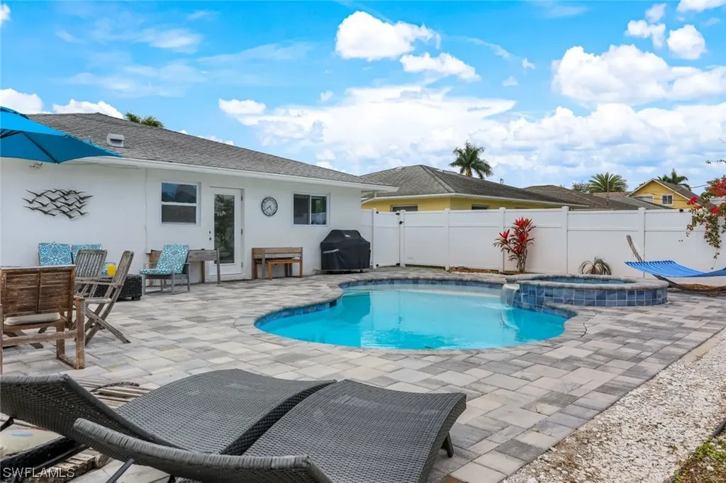 791 94th Avenue N Naples FL 34108