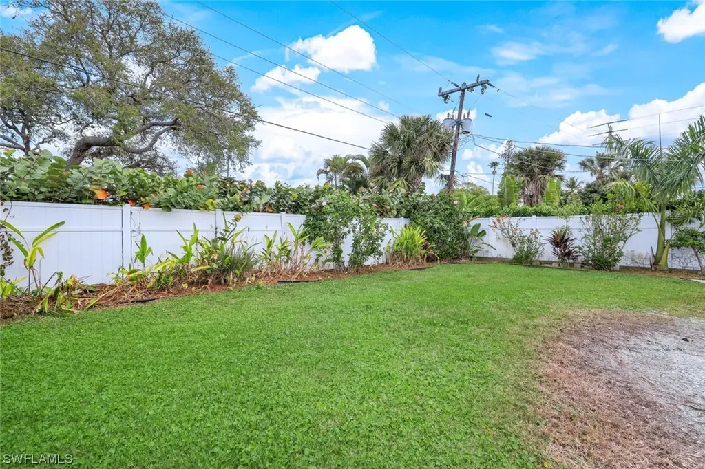 791 94th Avenue N Naples FL 34108