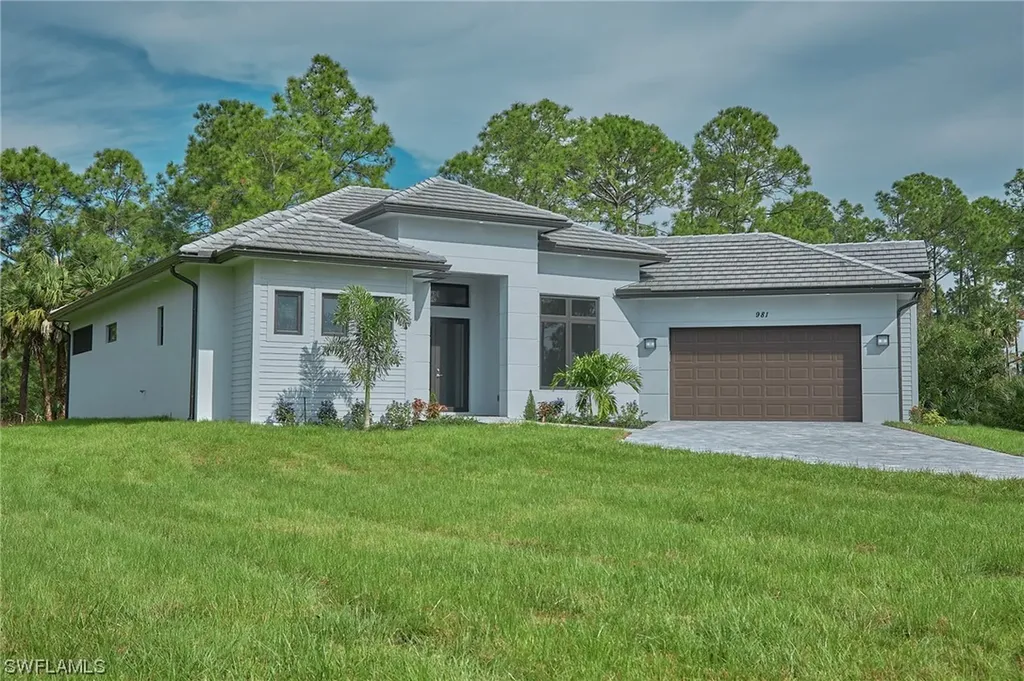 3142 4th Street NE Naples FL 34120