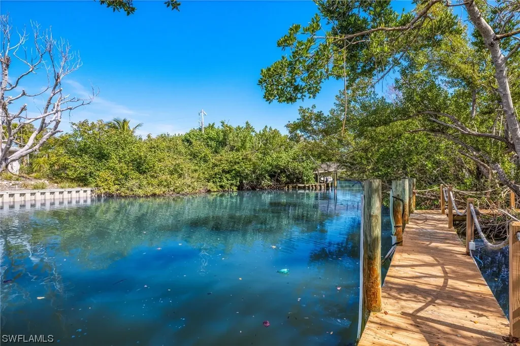 920 Almas Court Sanibel FL 33957