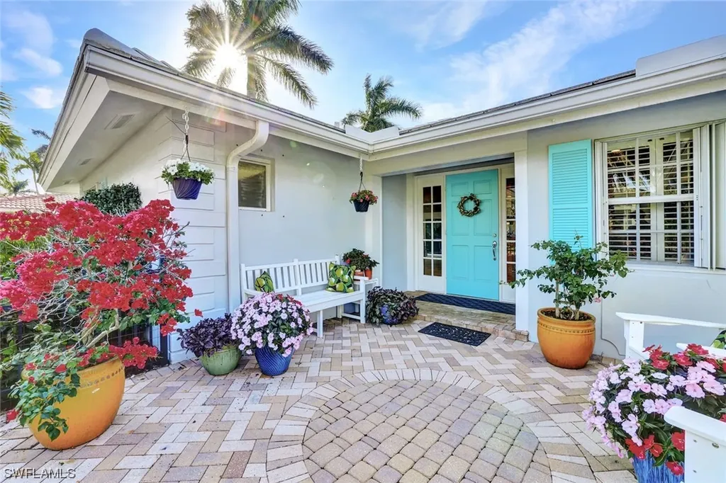 735 Old Trail Drive Naples FL 34103