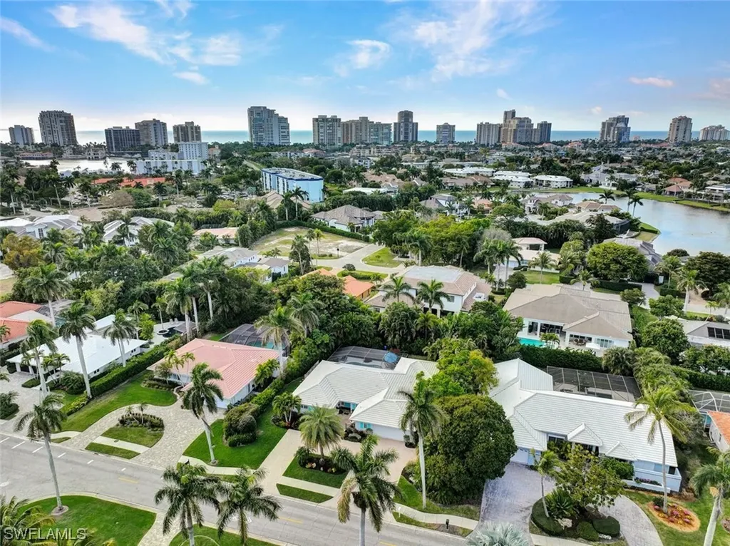 735 Old Trail Drive Naples FL 34103