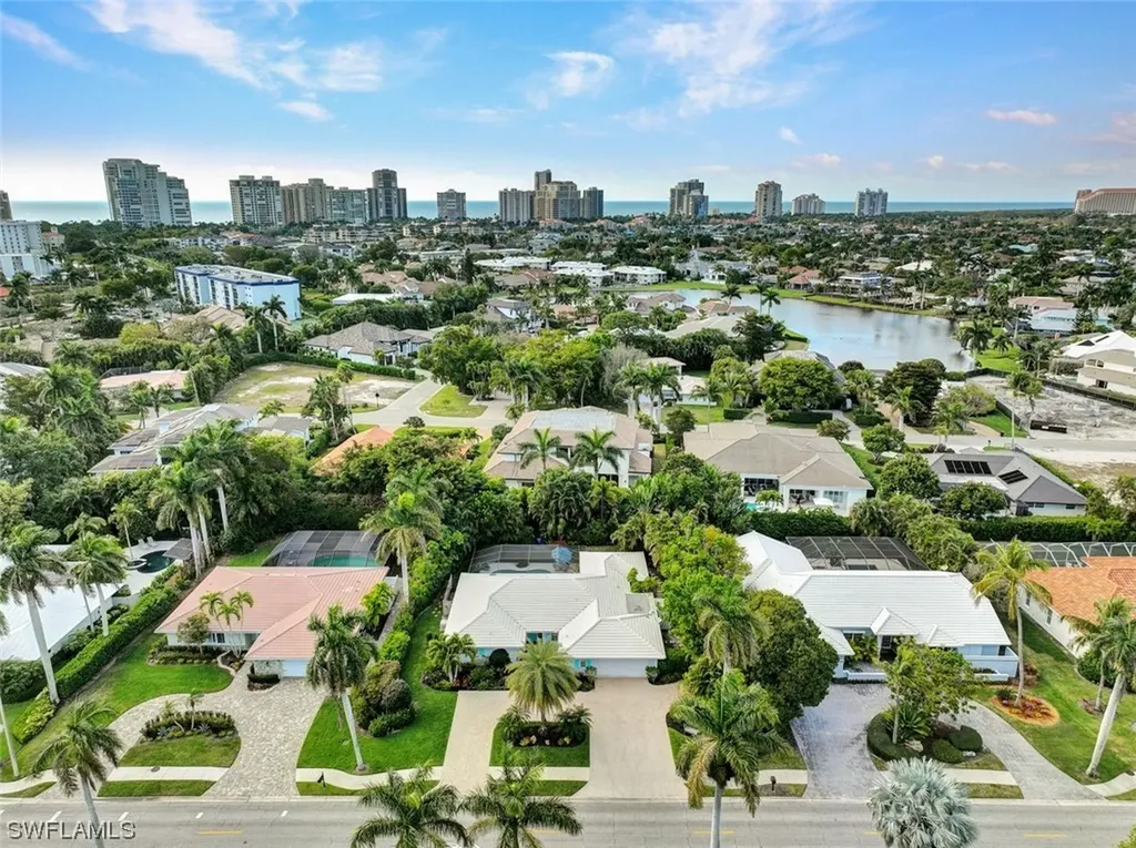 735 Old Trail Drive Naples FL 34103