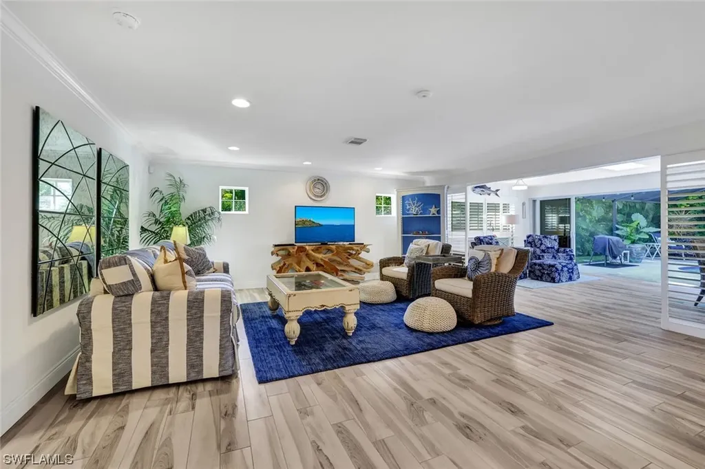 735 Old Trail Drive Naples FL 34103