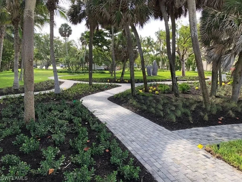 735 Old Trail Drive Naples FL 34103