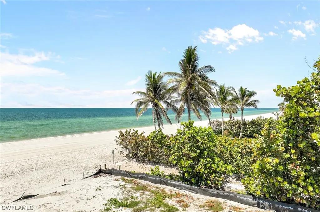 10047 Gulf Shore Drive Naples FL 34108