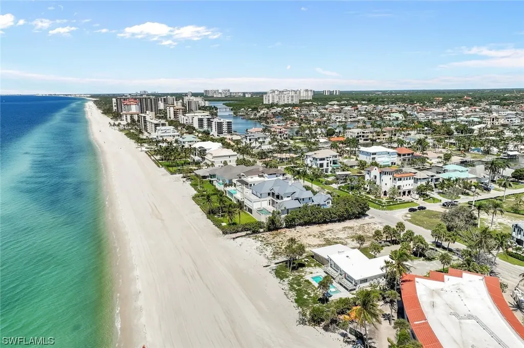 10047 Gulf Shore Drive Naples FL 34108