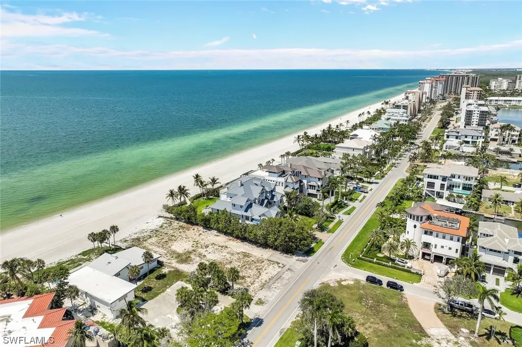 10047 Gulf Shore Drive Naples FL 34108