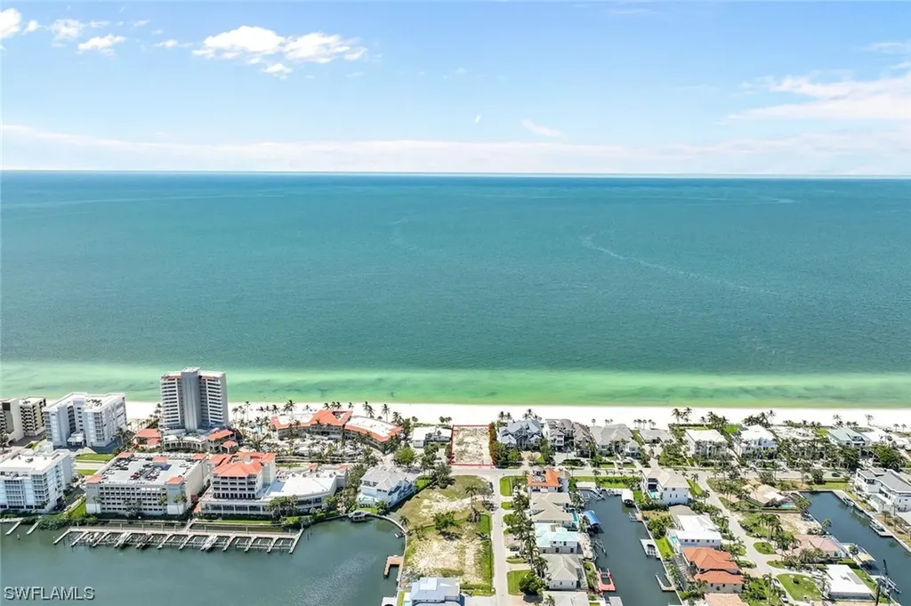 10047 Gulf Shore Drive Naples FL 34108