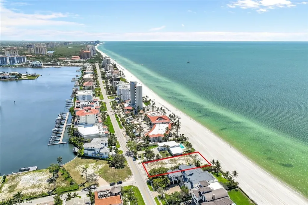 10047 Gulf Shore Drive Naples FL 34108