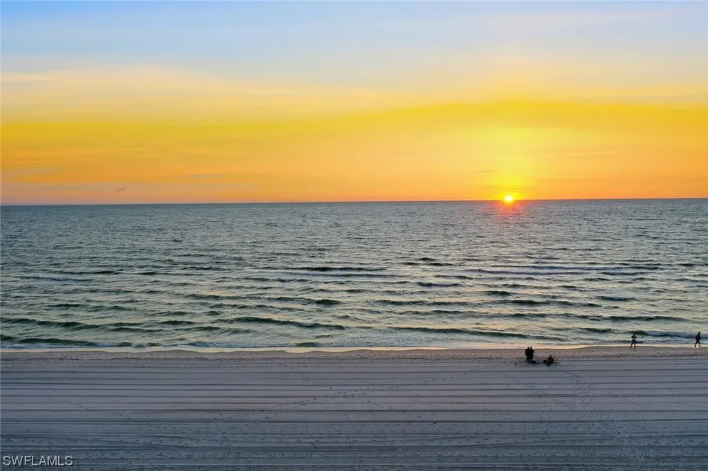 10047 Gulf Shore Drive Naples FL 34108