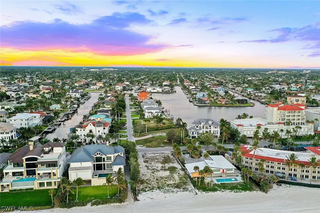 10047 Gulf Shore Drive Naples FL 34108