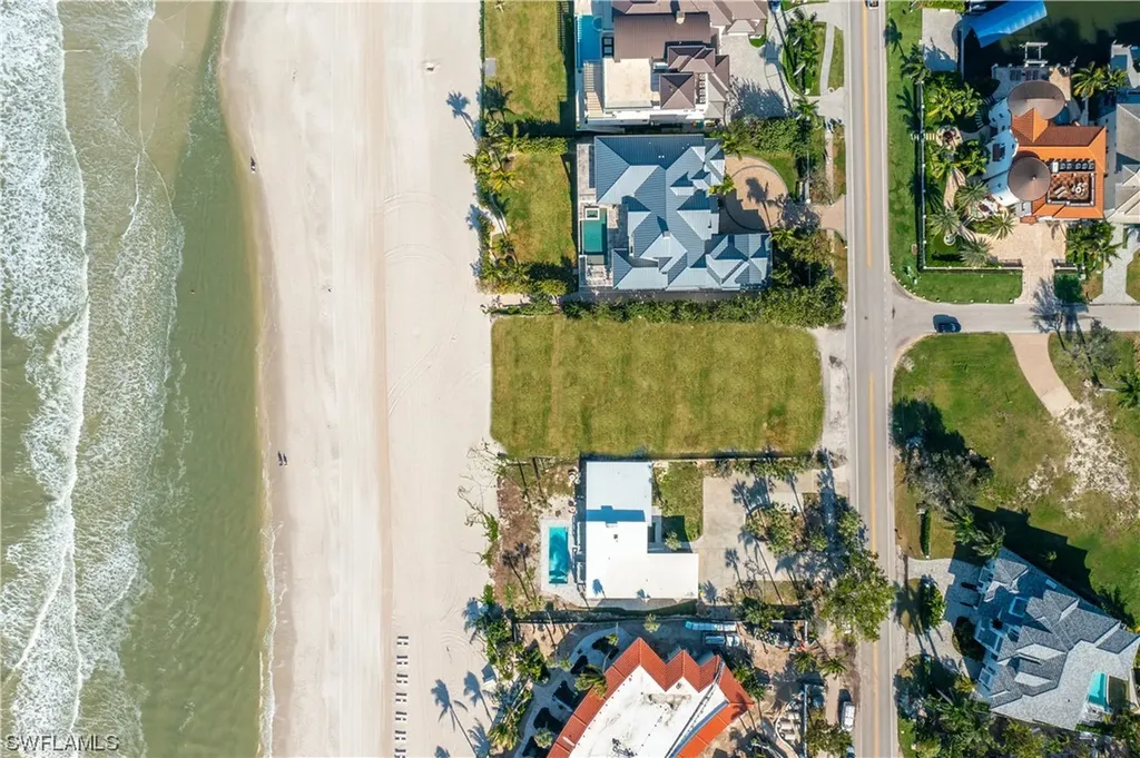 10047 Gulf Shore Drive Naples FL 34108