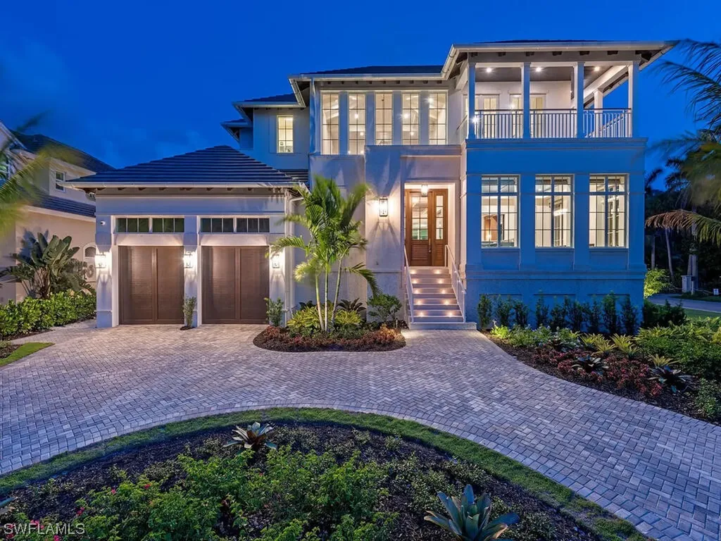 Naples FL, 1835 Gulf Shore Boulevard S