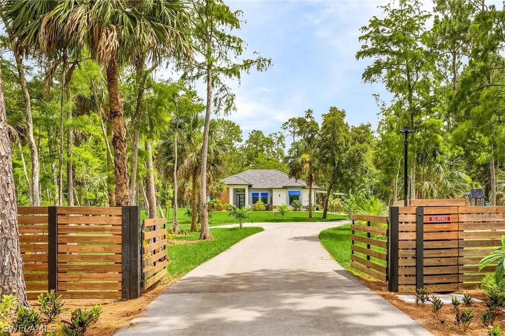 143 12th Avenue NE Naples FL 34120