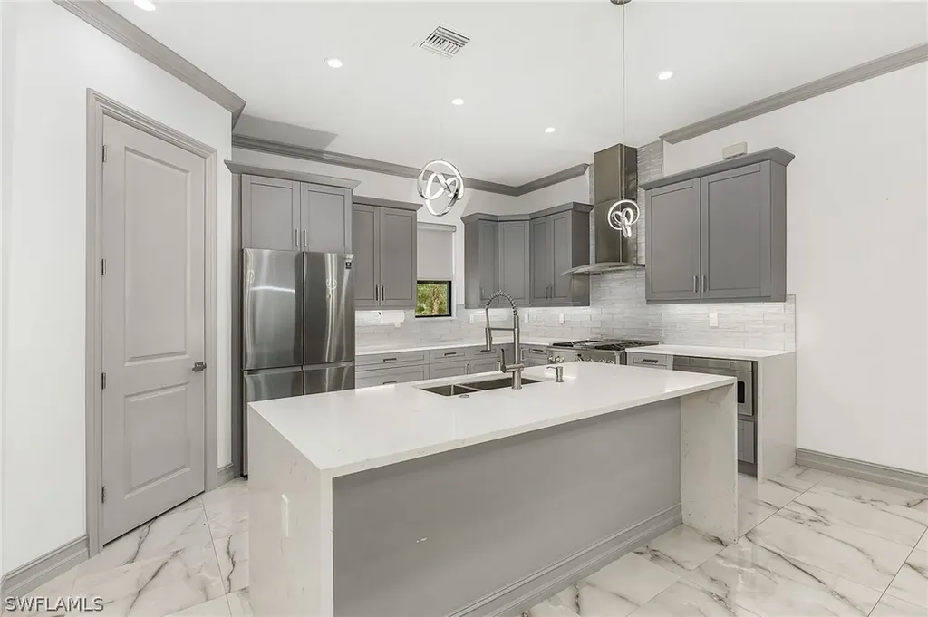 143 12th Avenue NE Naples FL 34120