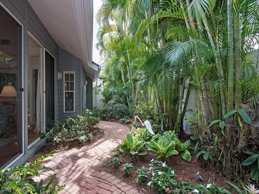 620 Bridgeway Lane Naples FL 34108