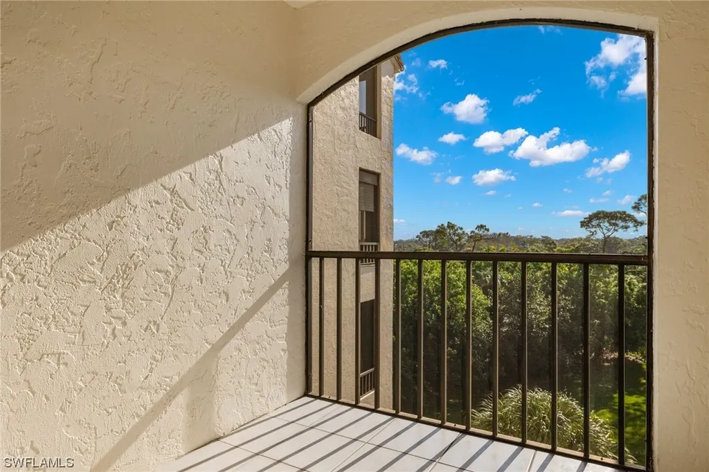 6520 Valen Way Naples FL 34108