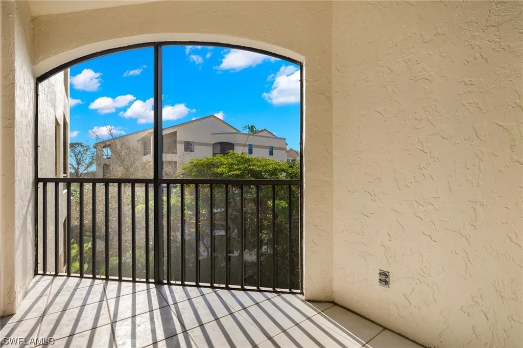 6520 Valen Way Naples FL 34108