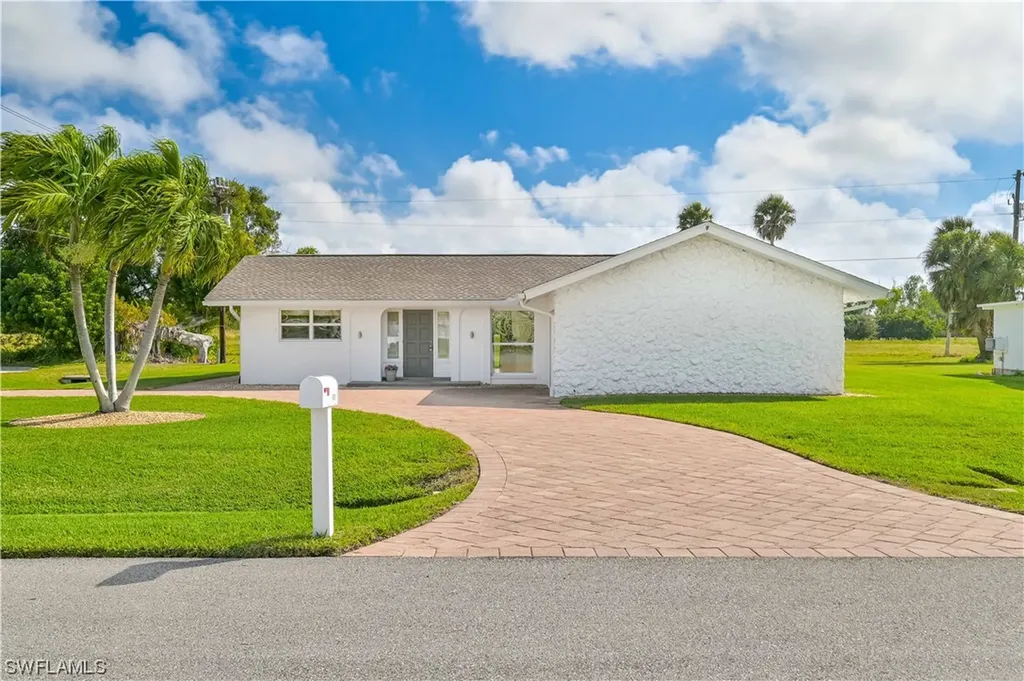 4201 SE 4th Place Cape Coral FL 33904