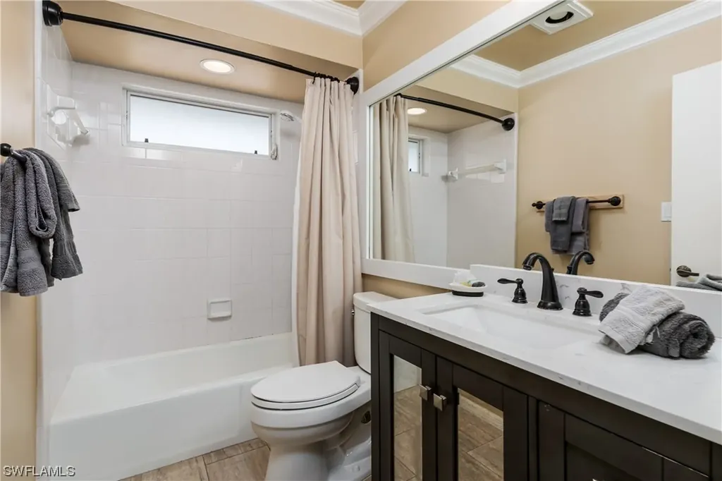 832 Swan Drive Marco Island FL 34145