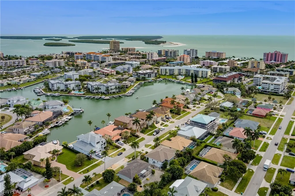 832 Swan Drive Marco Island FL 34145