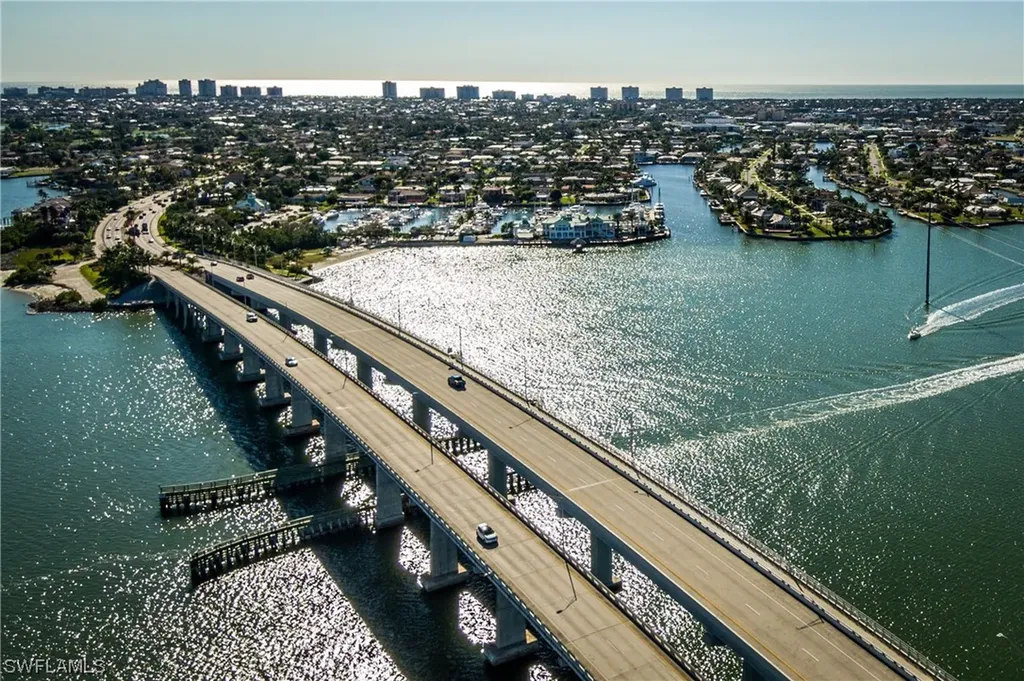 832 Swan Drive Marco Island FL 34145