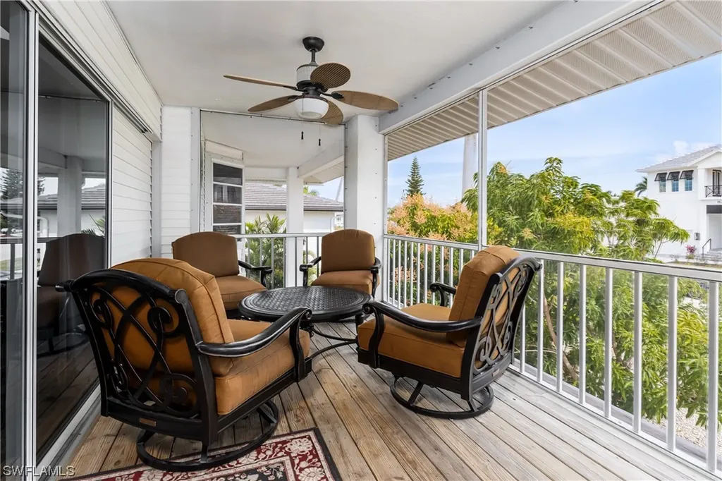832 Swan Drive Marco Island FL 34145