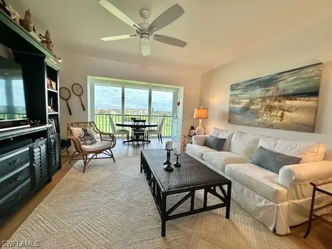 57 High Point Circle W Naples FL 34103