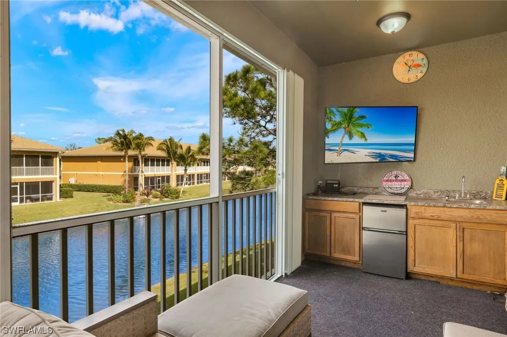 1064 Winding Pines Circle Cape Coral FL 33909