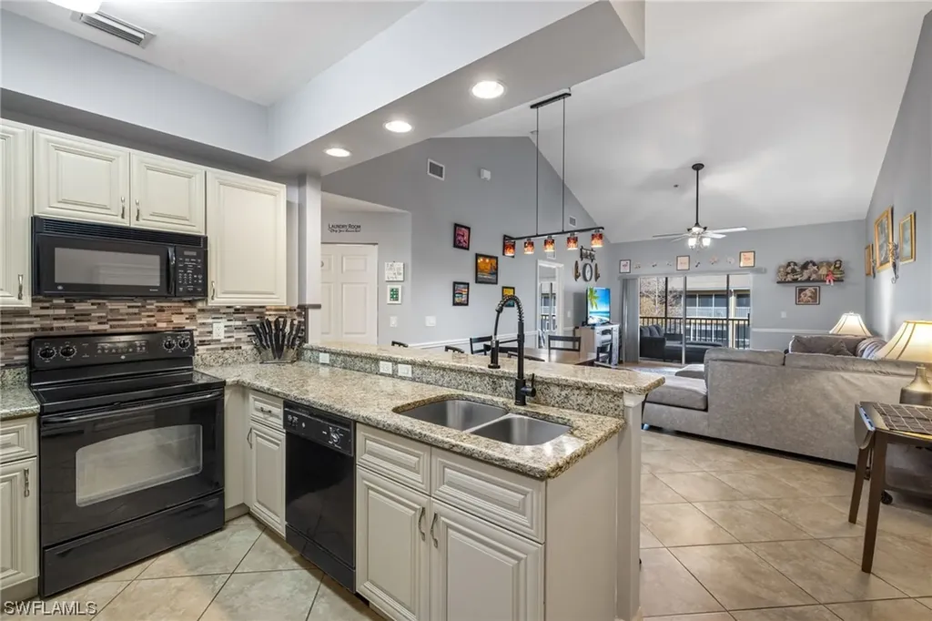1064 Winding Pines Circle Cape Coral FL 33909