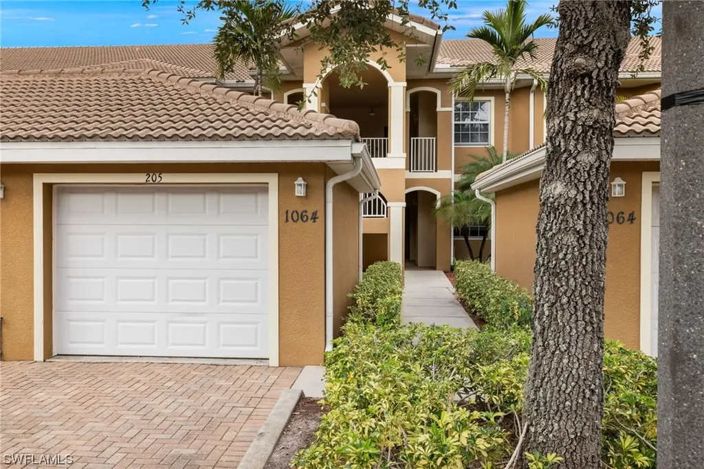 1064 Winding Pines Circle Cape Coral FL 33909