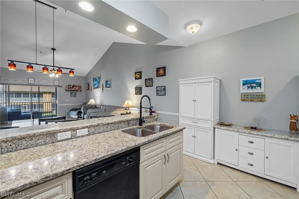 1064 Winding Pines Circle Cape Coral FL 33909