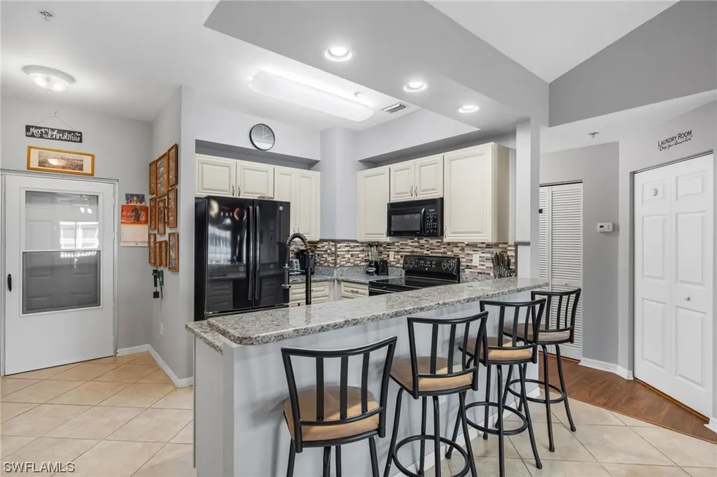 1064 Winding Pines Circle Cape Coral FL 33909