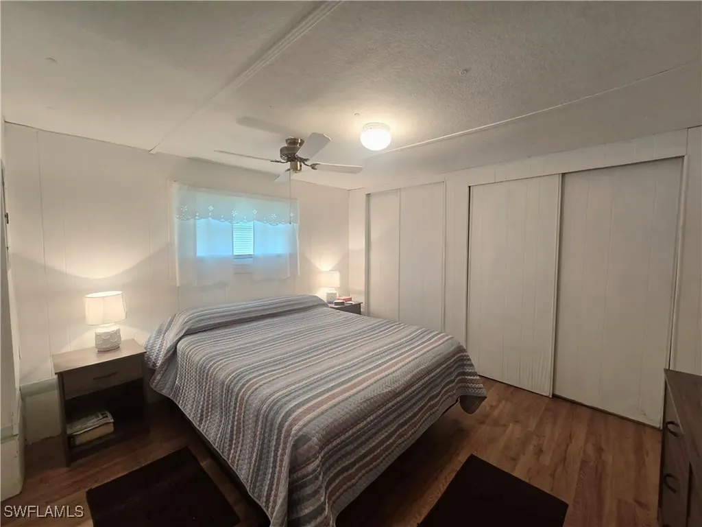 99 Moorhead Manor Naples FL 34112