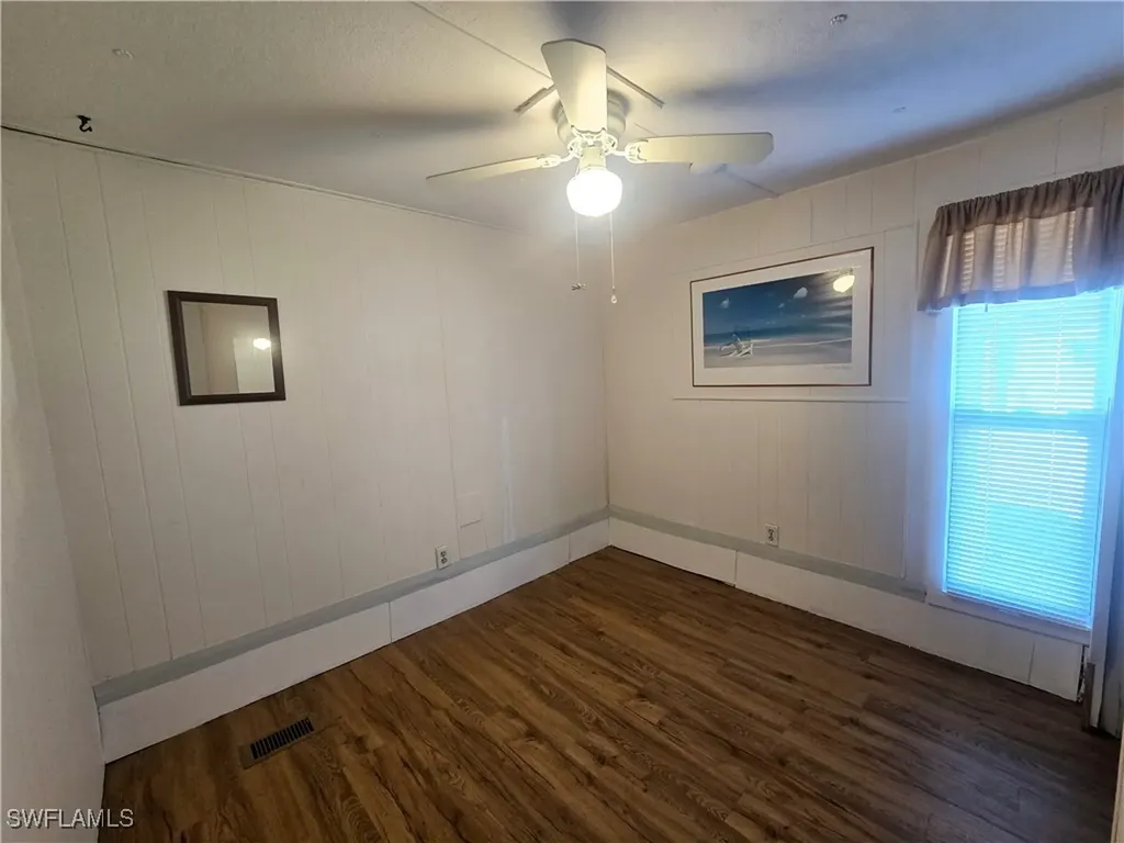 99 Moorhead Manor Naples FL 34112