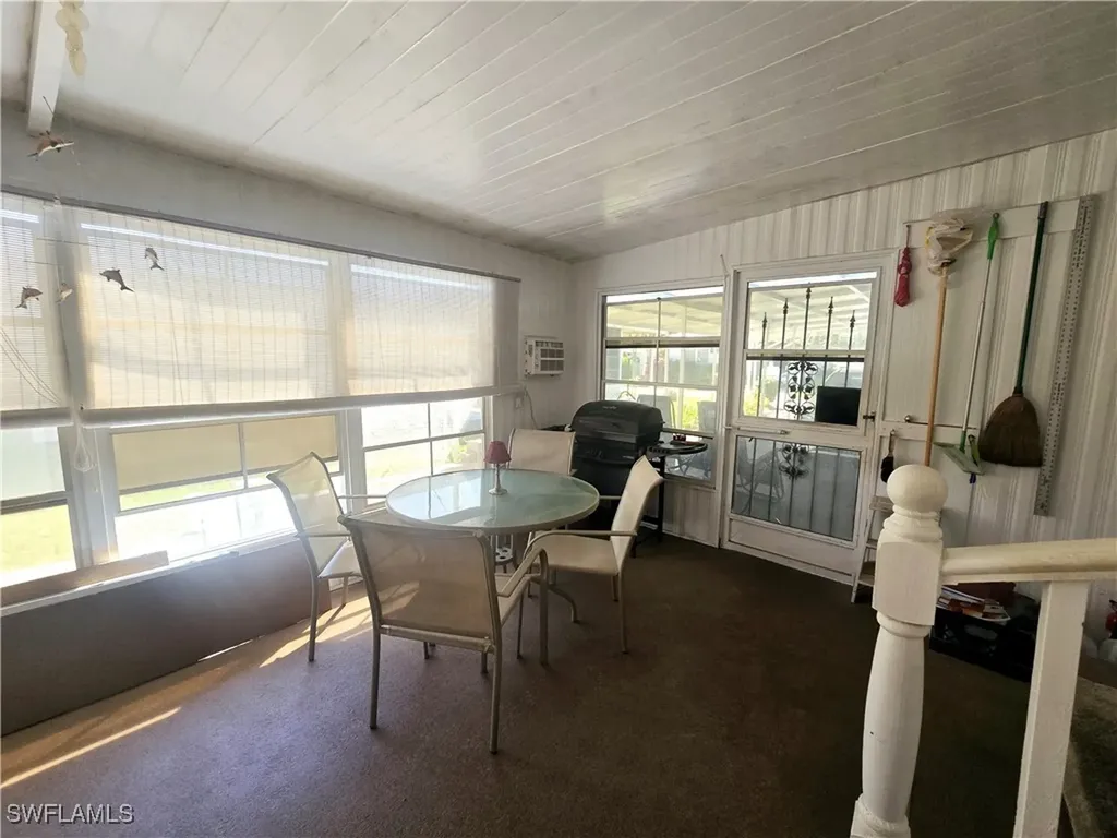 99 Moorhead Manor Naples FL 34112